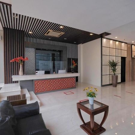 All Nite & Day Hotel Yogyakarta - Gejayan Buitenkant foto